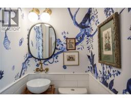 207 WATERLOO Street N - 22