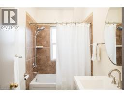 207 WATERLOO Street N - 32