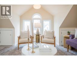 207 WATERLOO Street N - 33