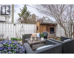 207 WATERLOO Street N - 44