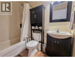 55 GREEN VALLEY Drive UnitNo. 1002 - 18