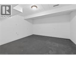 39 SUMMIT Crescent - 17