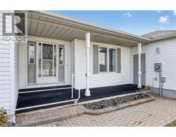 39 SUMMIT Crescent - 3