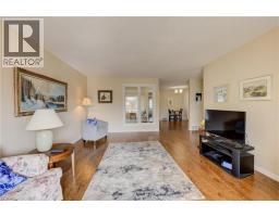 20 EDWIN Crescent - 11