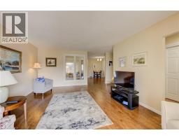 20 EDWIN Crescent - 12