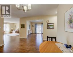 20 EDWIN Crescent - 25