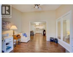 20 EDWIN Crescent - 28