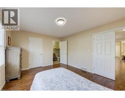 20 EDWIN Crescent - 34