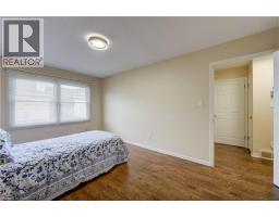 20 EDWIN Crescent - 38