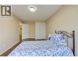 20 EDWIN Crescent - 40