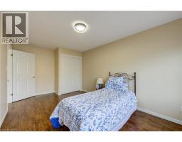 20 EDWIN Crescent - 41