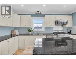 197 AUTUMN HILL Crescent - 3