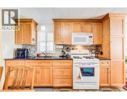 21 FAIRVIEW Crescent - 13