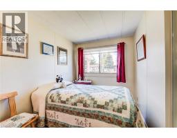 21 FAIRVIEW Crescent - 22