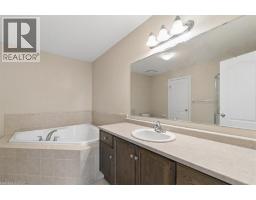 70 CURZON Crescent - 19