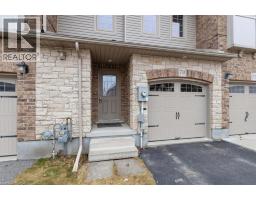 70 CURZON Crescent - 3