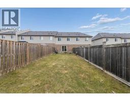 70 CURZON Crescent - 31