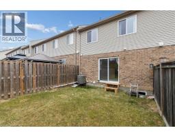 70 CURZON Crescent - 32