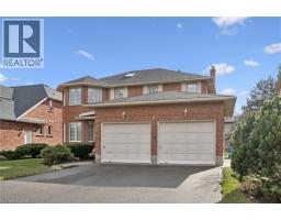 605 STONEBURY Crescent - 2