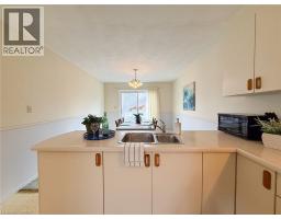 99 WELLINGTON Street - 16