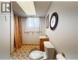 99 WELLINGTON Street - 32