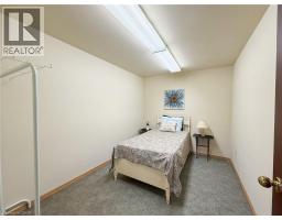 99 WELLINGTON Street - 33