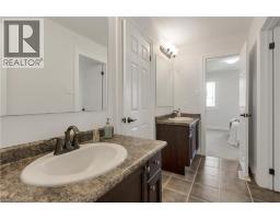 341 ZELLER Drive - 32