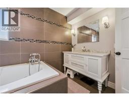 16 HAMPTON Street - 18