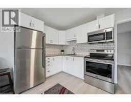 16 HAMPTON Street - 32