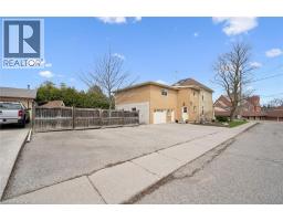 16 HAMPTON Street - 34