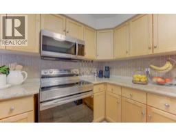 28 WISTERIA Court - 13