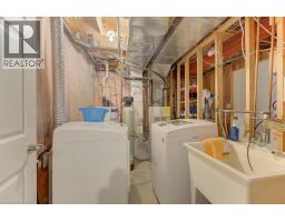 28 WISTERIA Court - 35