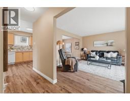 143 ST JEROME Crescent - 10