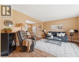 143 ST JEROME Crescent - 11