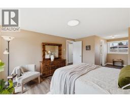 143 ST JEROME Crescent - 22