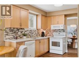 143 ST JEROME Crescent - 3