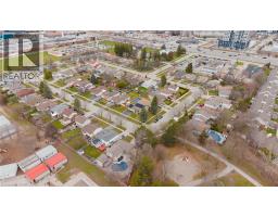 143 ST JEROME Crescent - 36