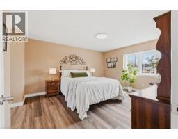 143 ST JEROME Crescent - 4