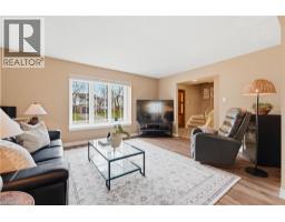 143 ST JEROME Crescent - 6