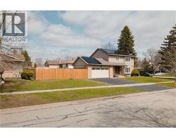 143 ST JEROME Crescent - 8