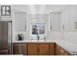 102 IRONSTONE Drive - 12