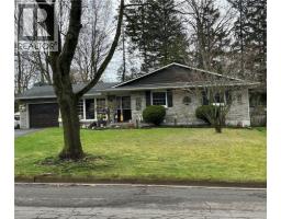 70 BERKLEY Crescent - 2