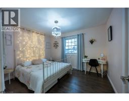 70 BERKLEY Crescent - 21