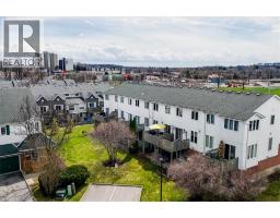 42 GREEN VALLEY Drive UnitNo. 55 - 25