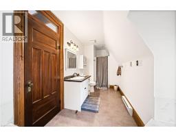 14 GOSHEN Street S - 35