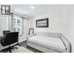 18 TWEEDSMUIR Avenue - 12