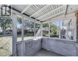 18 TWEEDSMUIR Avenue - 20