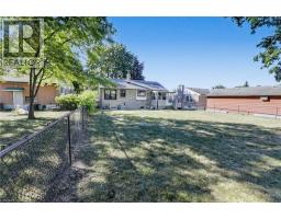 18 TWEEDSMUIR Avenue - 24