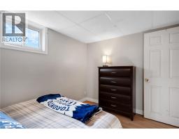 36 HILLTOP Drive - 21