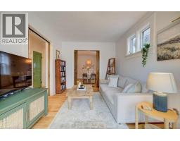 8 SPRING Street E - 10